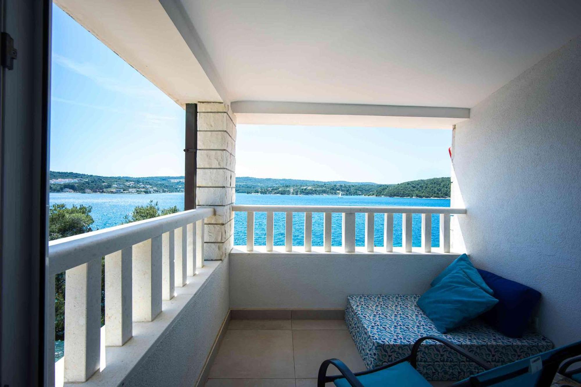 Boutique Guesthouse Sveti Petar, On The Beach, Heated Pool & Boat Berth - Adult Only Нечуям Номер фото